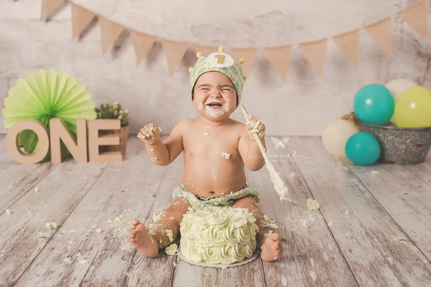 Smash Cake en estudio. Fotos de cumpleaños en Barcelona.