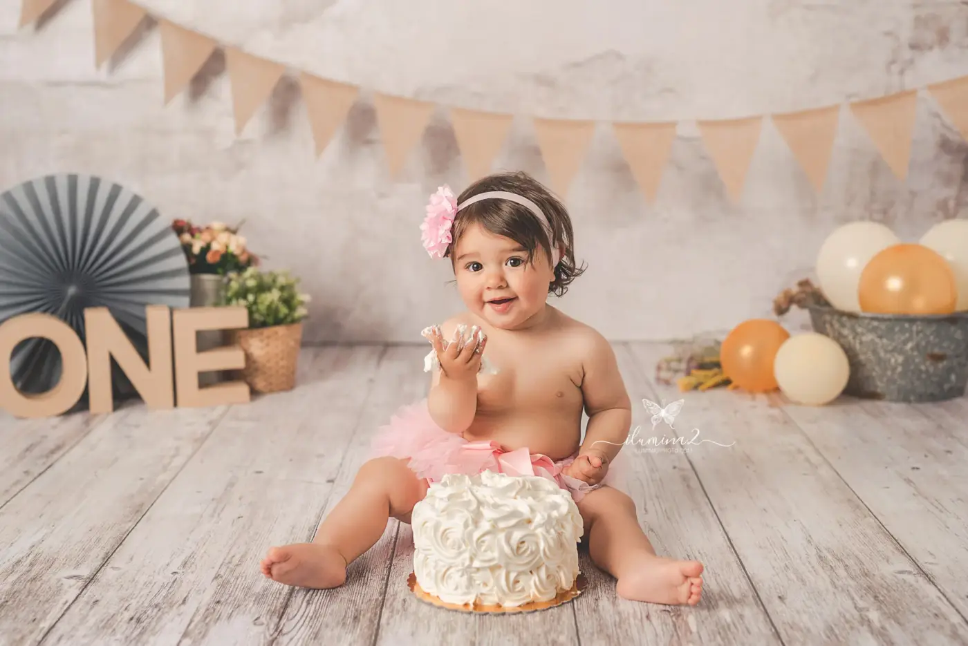 Smash the Cake en Barcelona. Sesión de fotos con pastel primer cumpleaños.