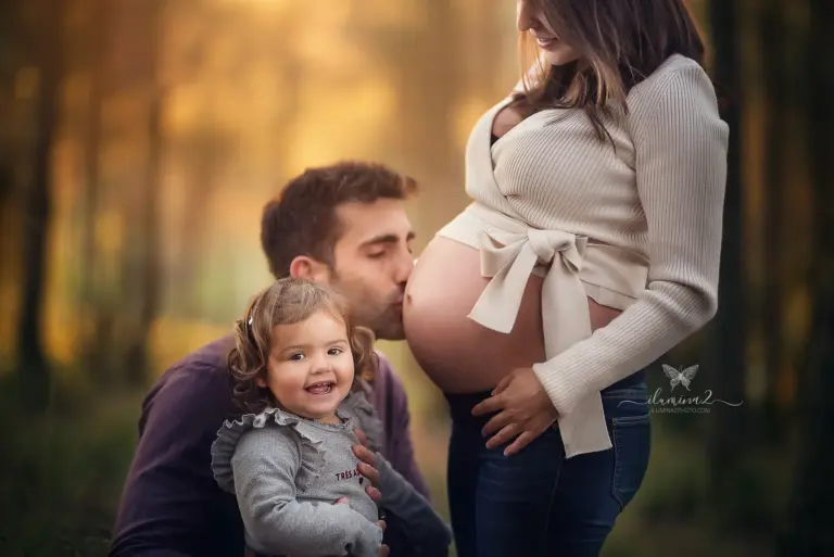Sesión de fotos de embarazo en Mataró. Reportajes premamá para embarazada.