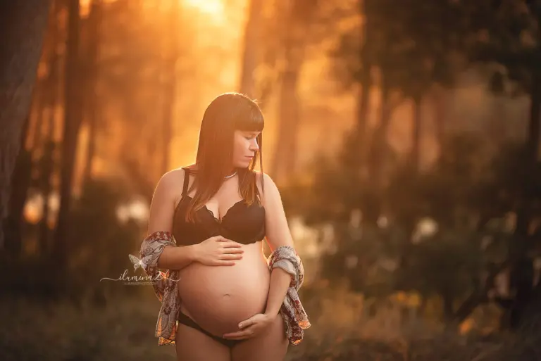 Sesiones de fotos de embarazo en el bosque