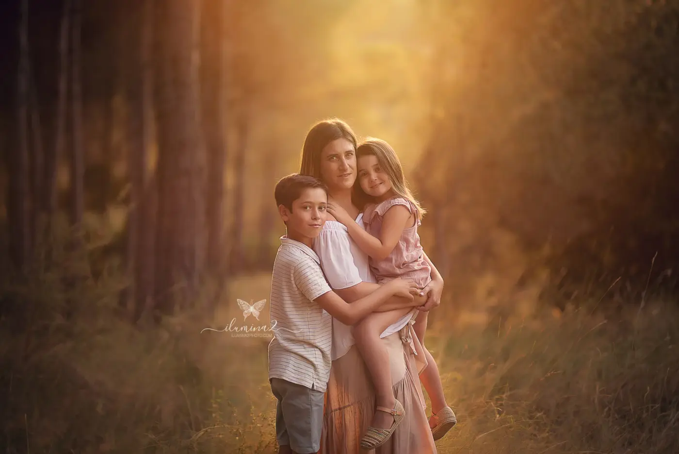 Sesiones de fotos de familia en Barcelona al aire libre.