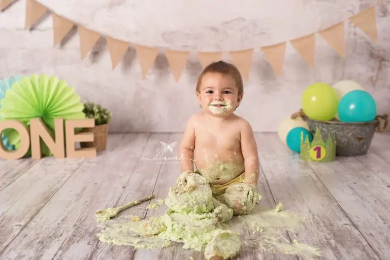 Sesión Smash Cake Cornellá de Llobregat. Reportaje de fotos Cake Smash.