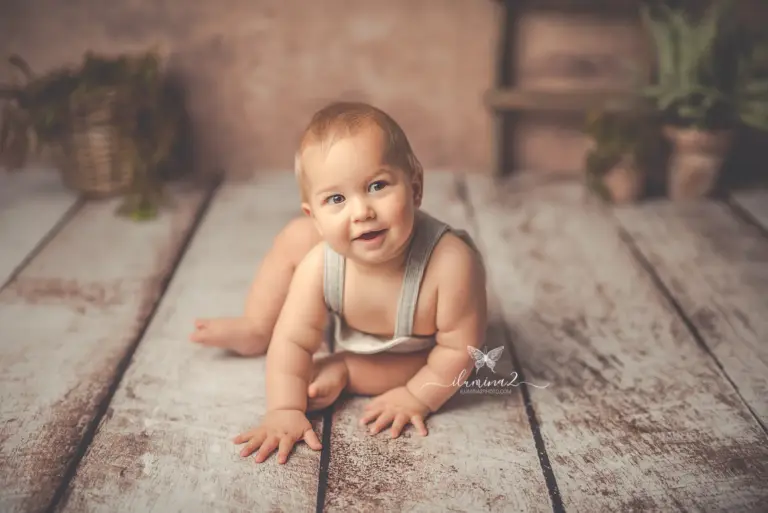 Sesión de fotos de bebé en Sant Joan Despí. Reportaje de fotos en estudio.