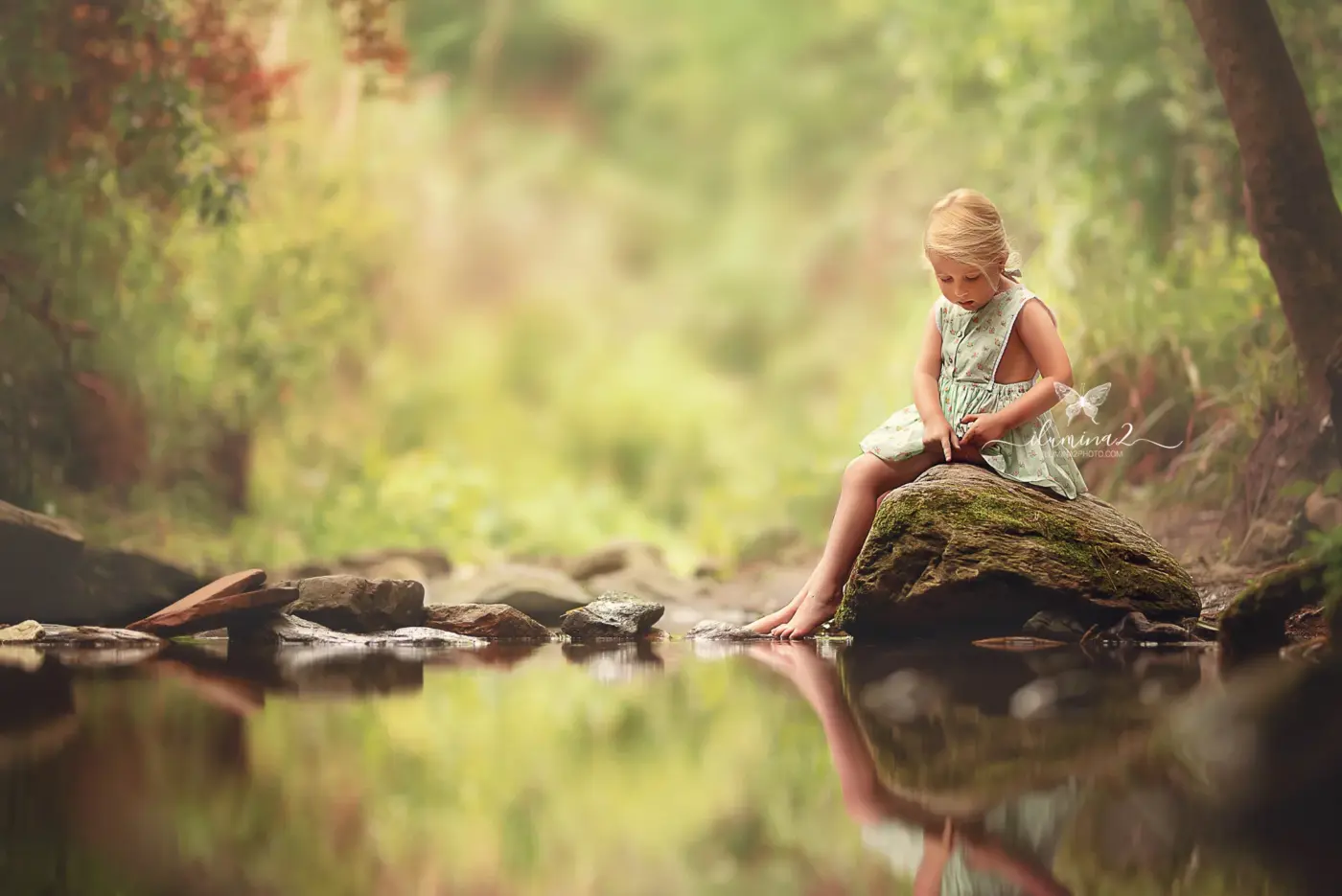 Sesiones de fotos de niños en el río