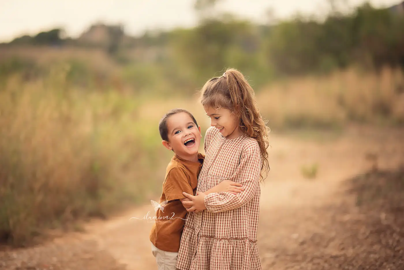 Reportajes de fotos con niños en Barcelona. Sesiones de fotos en exterior.