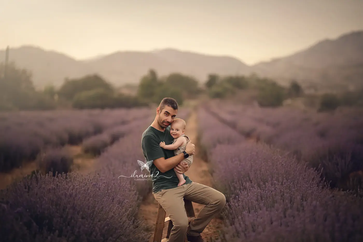 Reportajes de fotos familiares en Barcelona. Sesiones de fotografías al aire libre en la naturaleza. galeria