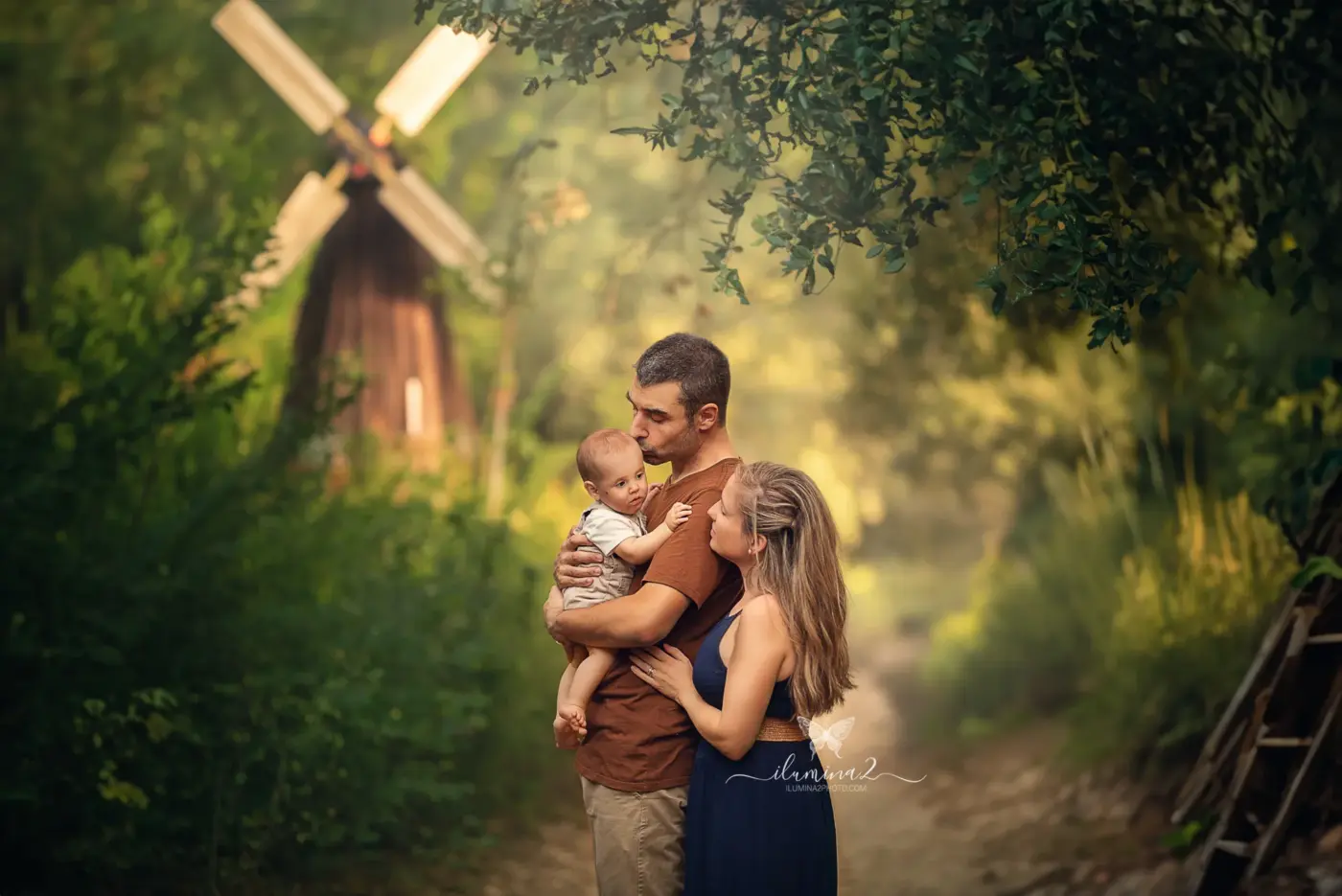 Sesión de fotos de familia en Barcelona en la naturaleza al aire libre galeria