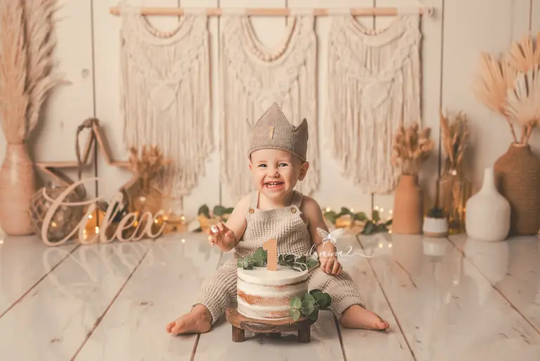 Smash Cake en Barcelona. Sesión de fotos de primer cumpleaños. Reportajes para primer aniversario.