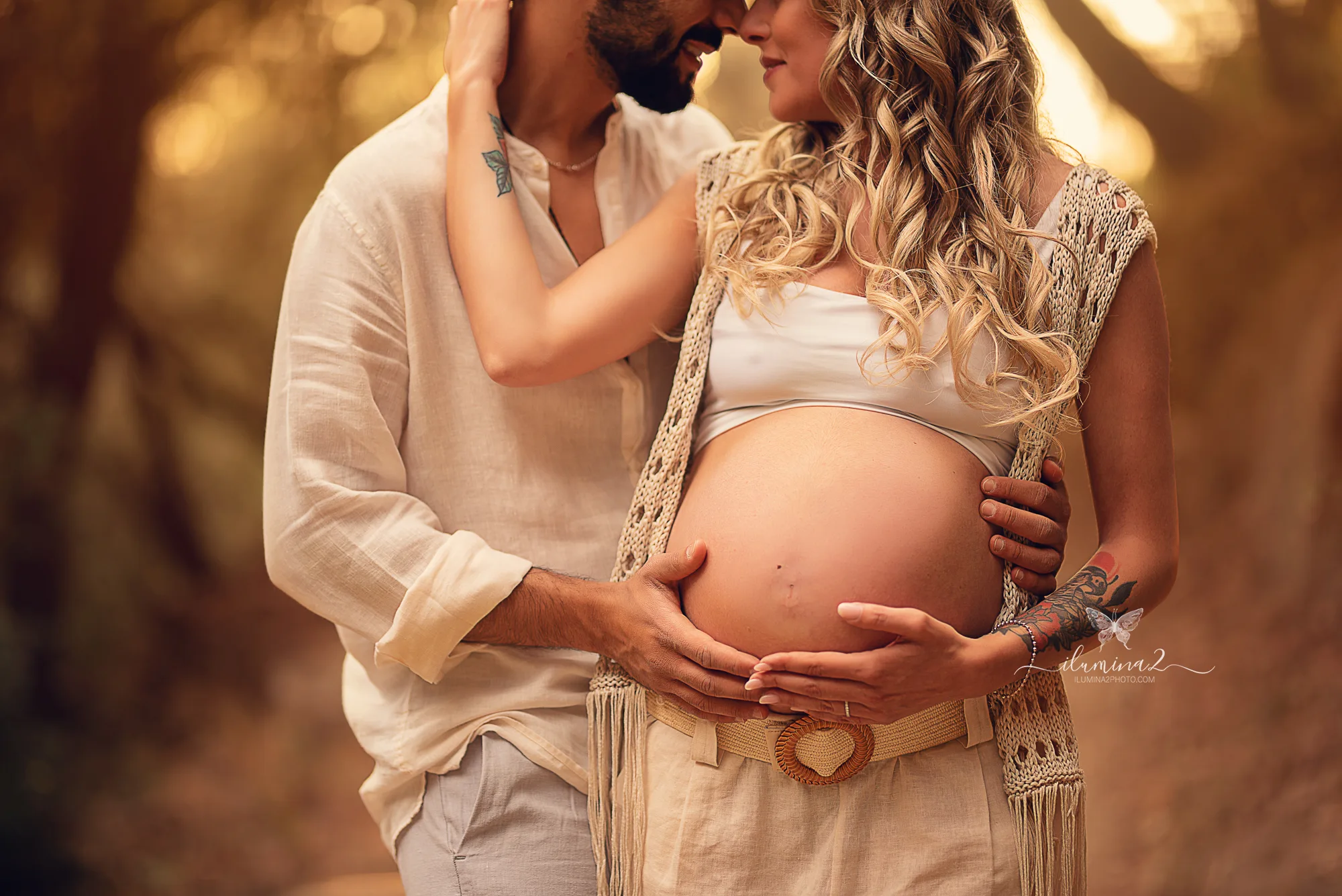 Ropa para sesión de fotos premamá en pareja