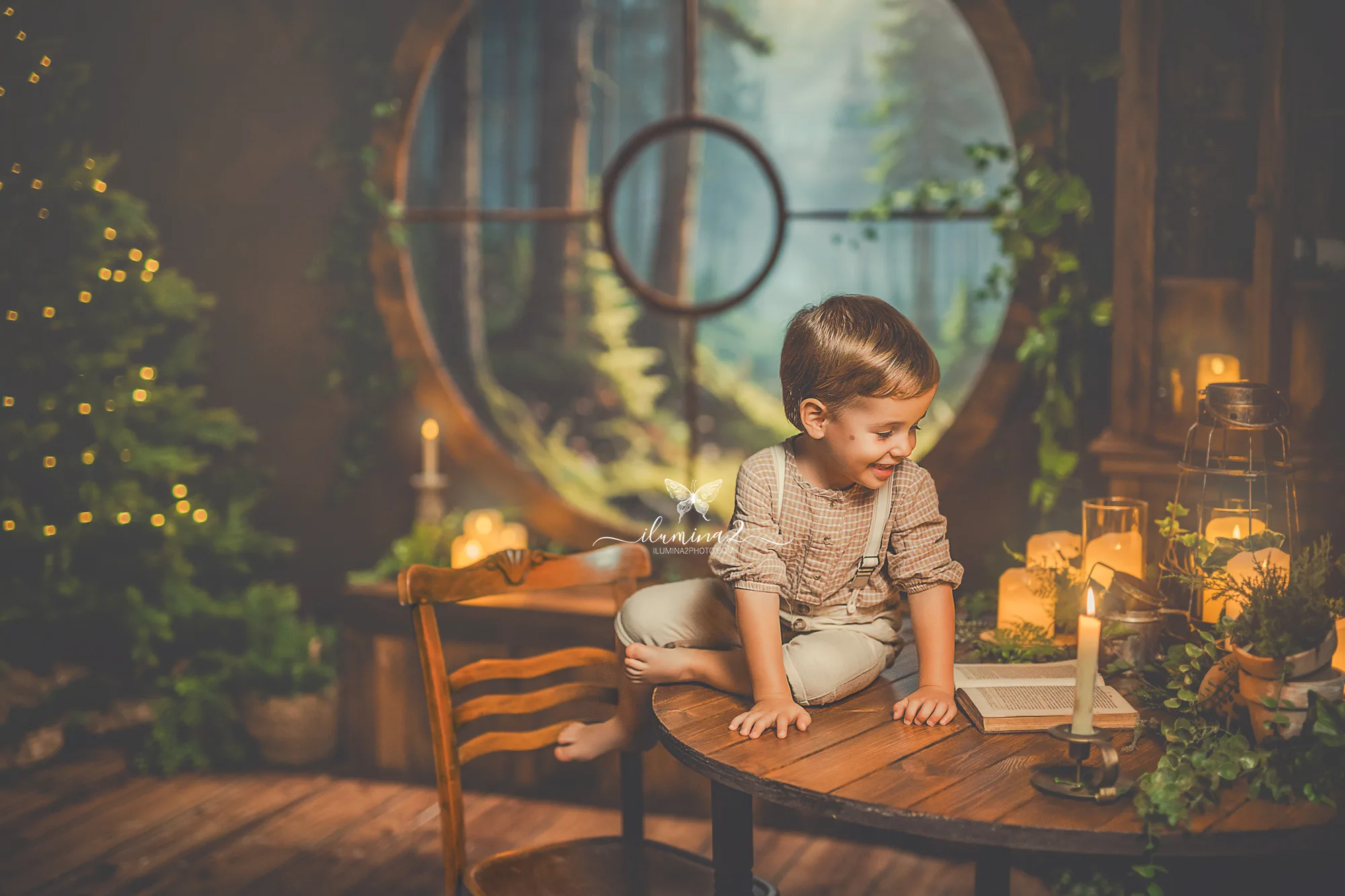 Niños riendo durante su sesión navideña en Ilumina2 Photo Barcelona