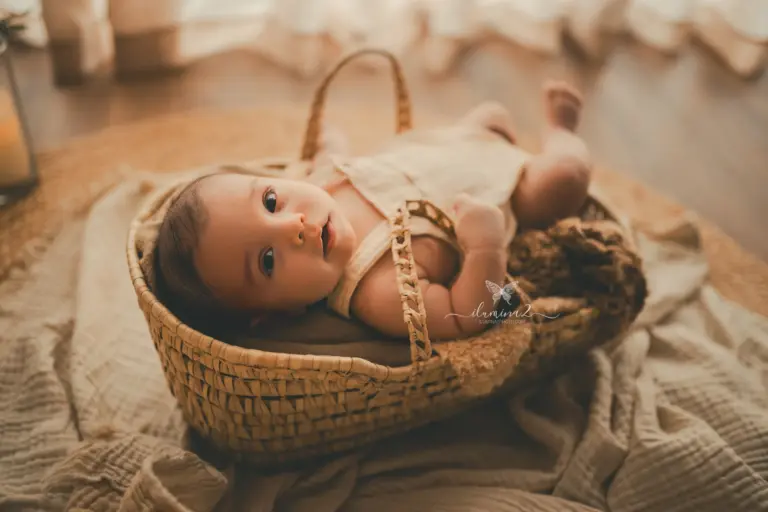sesión newborn natural y sin posados en estudio